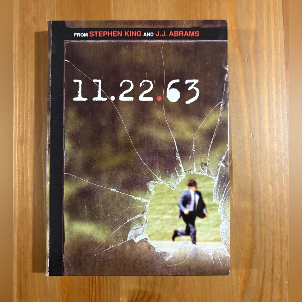 Stephen King 11-22-63 DVD complete box set. Or bundle 3 items/25$ offert